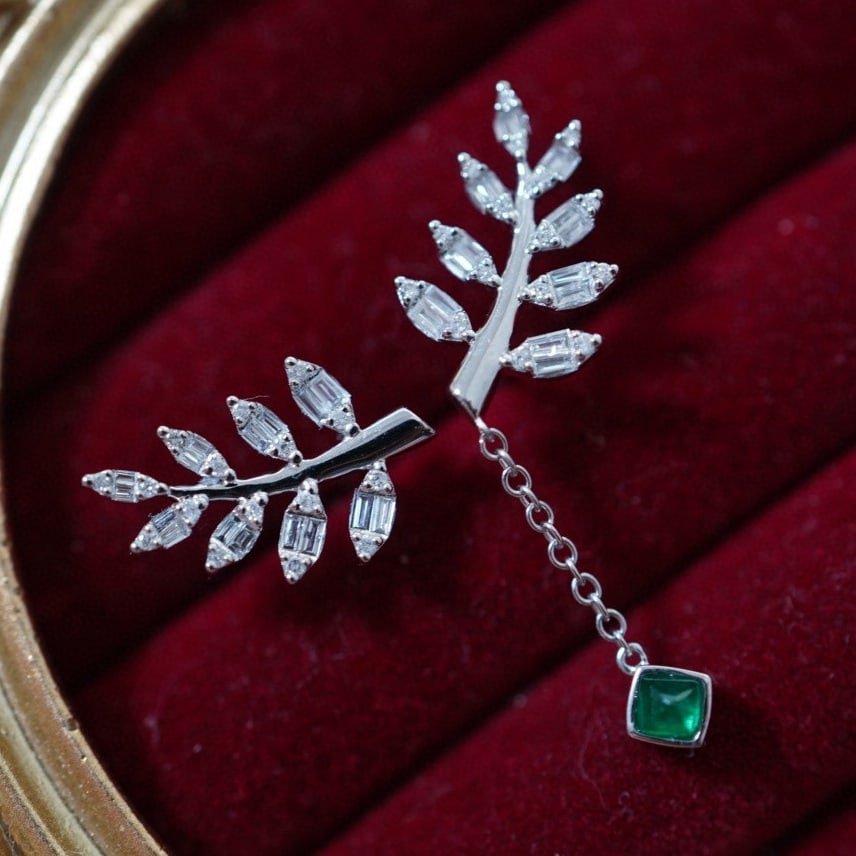 14K GOLD 0.40 CTW NATURAL EMERALD & DIAMOND EARRINGS: Title:14K GOLD 0.40 CTW NATURAL EMERALD & DIAMOND EARRINGSDescription:Ref:230528218Gold Content:14K GoldMain Gemstone:EmeraldNumber of stones:1Shape:Suger-LoafCarat Weight:0.10ct