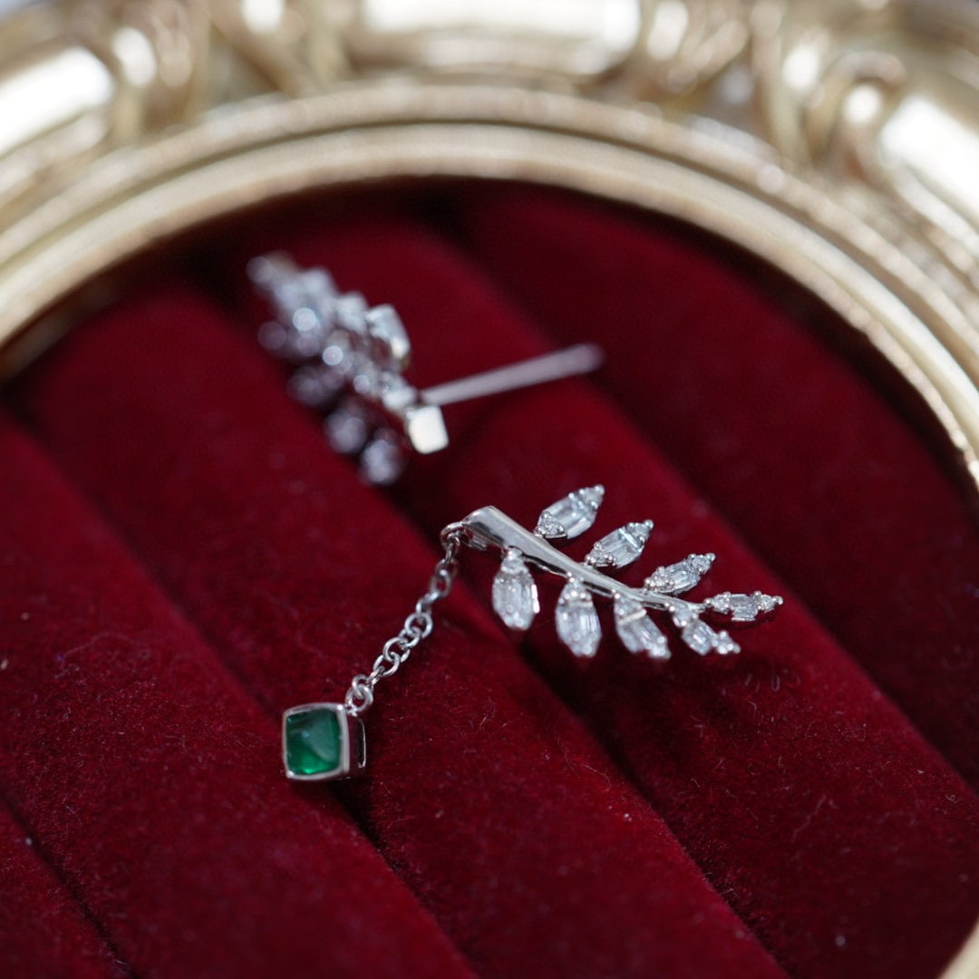 14K GOLD 0.40 CTW NATURAL EMERALD & DIAMOND EARRINGS - 3