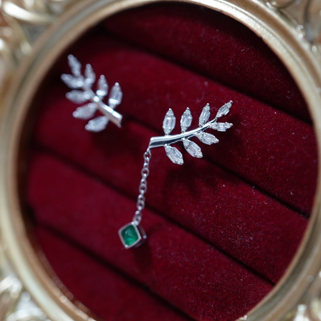 14K GOLD 0.40 CTW NATURAL EMERALD & DIAMOND EARRINGS - 4