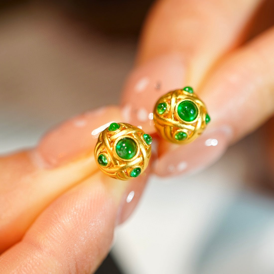 14K GOLD 0.50 CT VIVID GREEN NATURAL EMERALD EARRINGS - 6