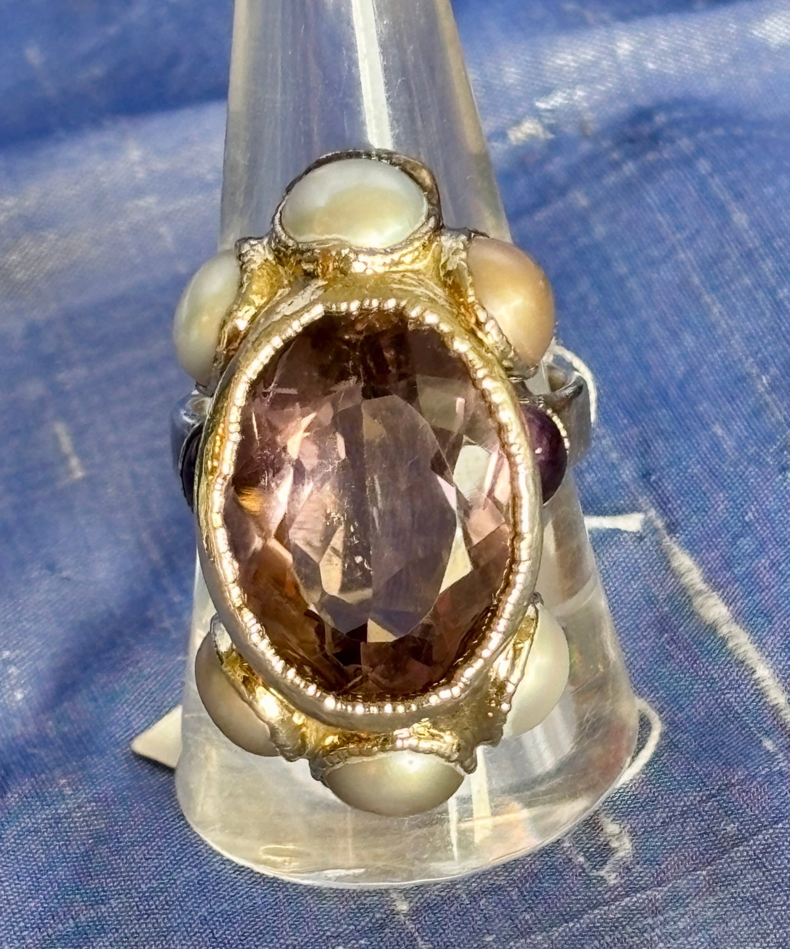 Baroque-style Ring: Title:Baroque-style RingDescription:Antique and rich-looking ring set with Pyrope Garnet, Pearls and a brown Amethyst. This unusual ring is a good addition to a wardrobe because it has that rich,