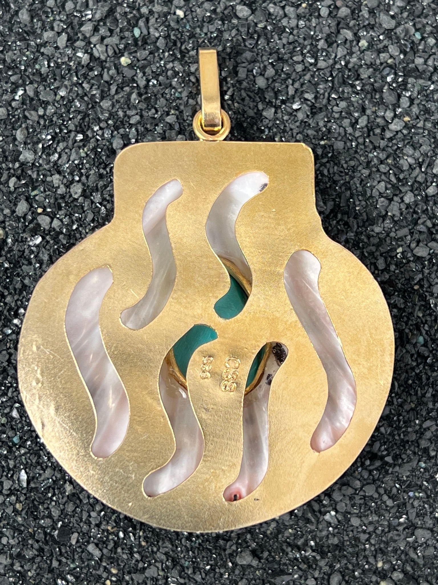 Specimen Scallop Shell and Turquoise Pendant - 4