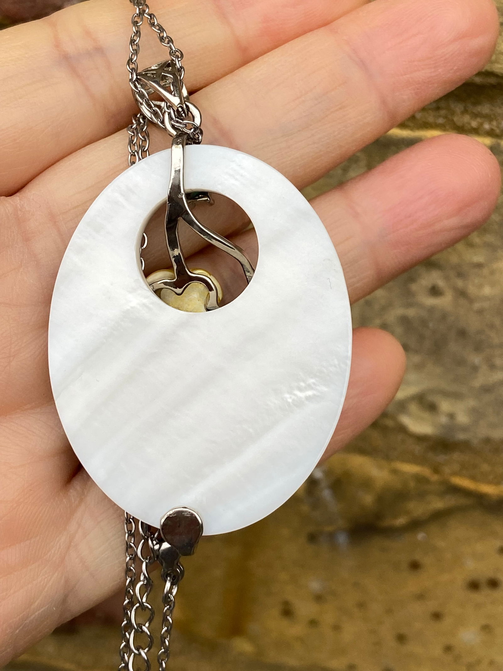 Vintage Art Nouveau Mother of Pearl flowers Abalone mosaic pendant necklace - 9