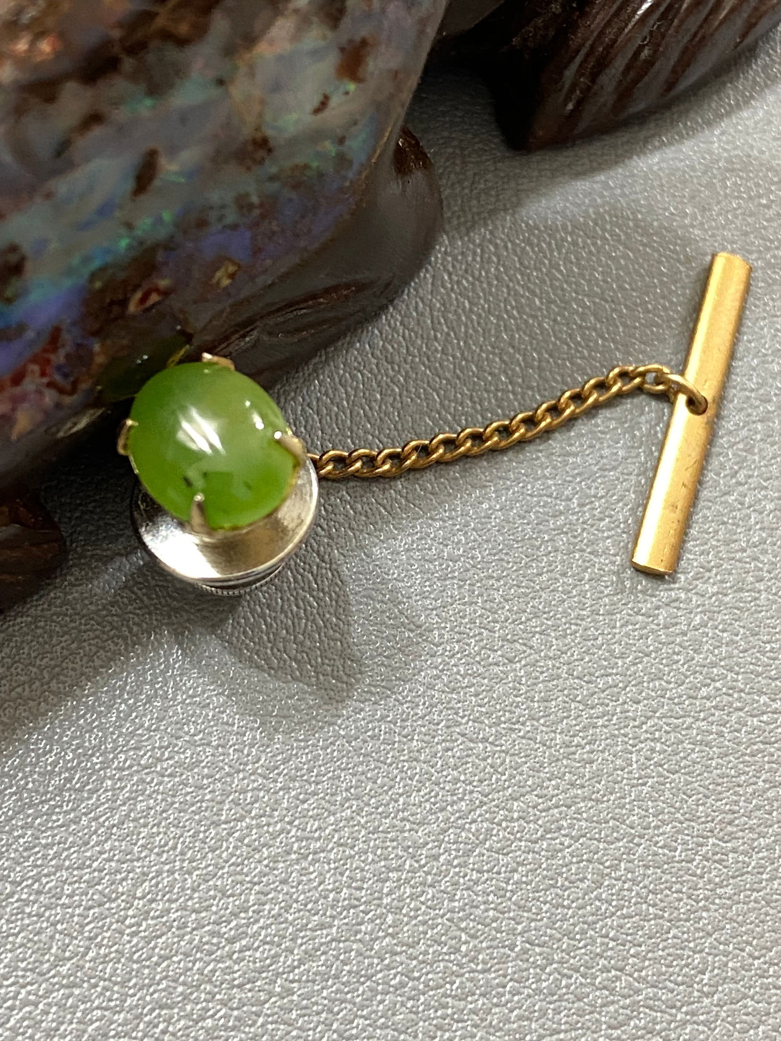 Vintage 22ct Gold Plated Tie Pin with Oval Spinach Green Nephrite Jade - 2