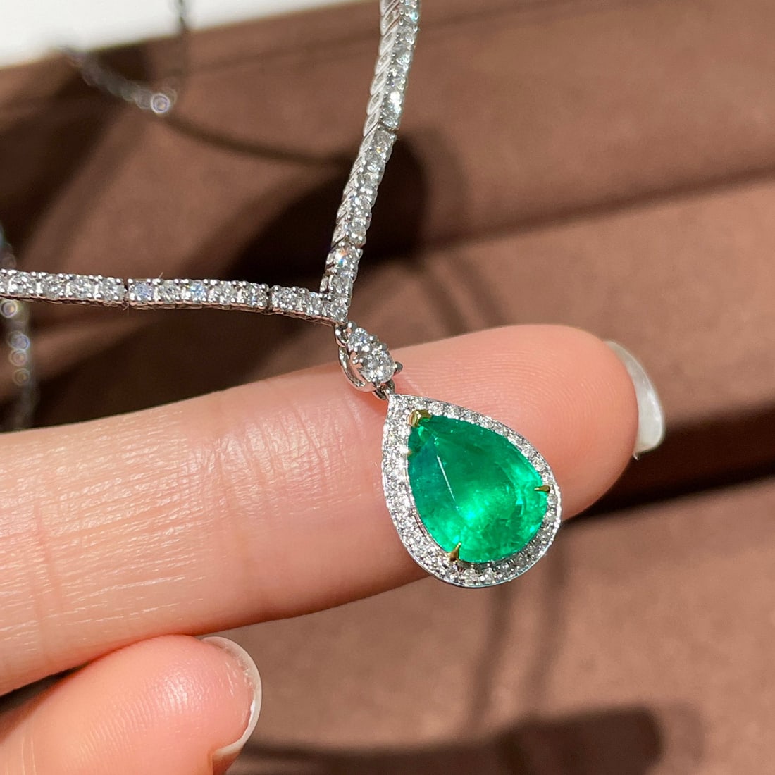 14K GOLD 1.6 CT VIVID GREEN NATURAL EMERALD & DIAMOND NECKLACE - 4