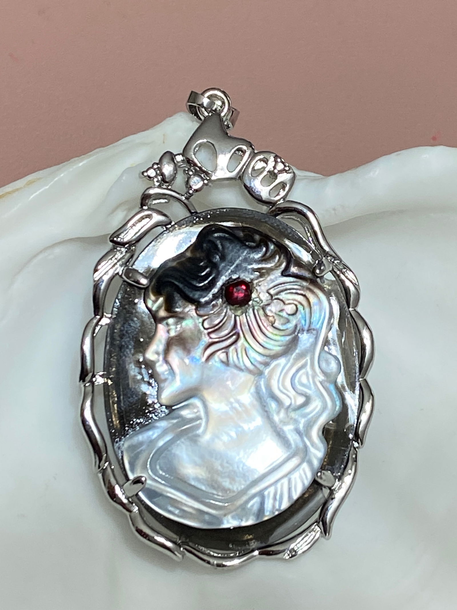 Art Deco Style Carved Fairy Girl Shell Cameo Pendant (1 of 6)