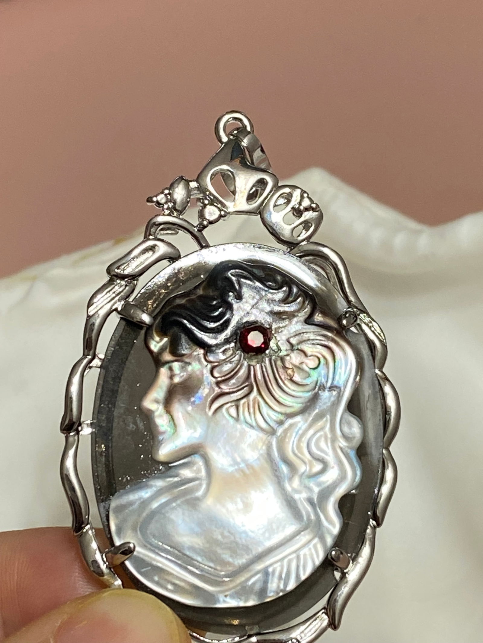 Art Deco Style Carved Fairy Girl Shell Cameo Pendant - 5