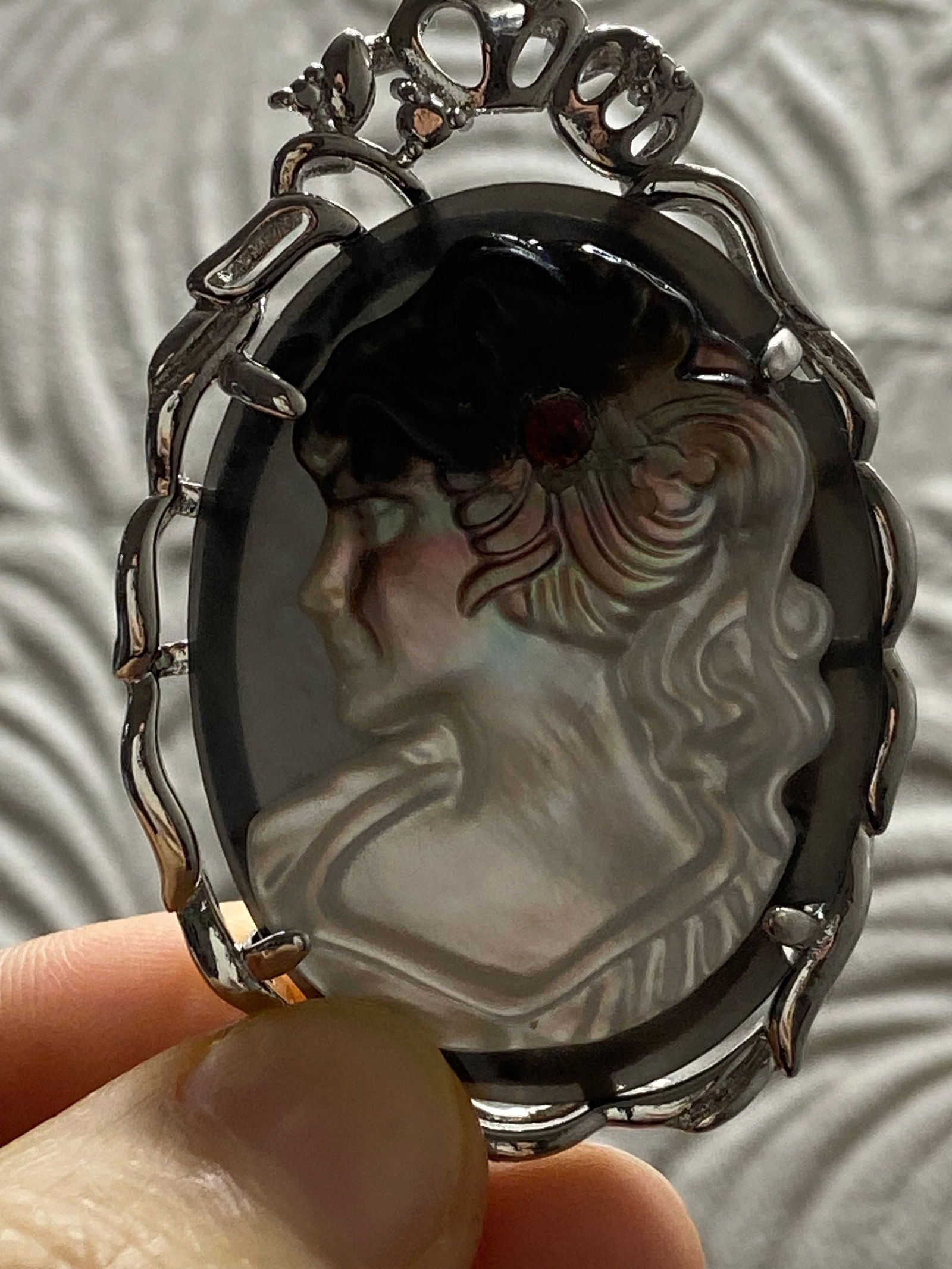 Art Deco Style Carved Fairy Girl Shell Cameo Pendant - 6