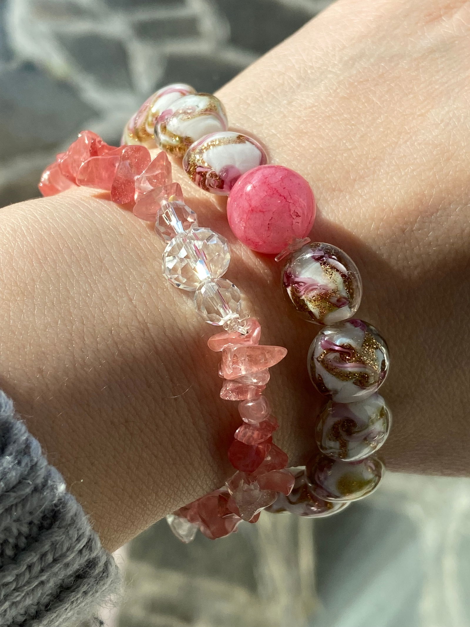 Pair of Murano Gold Foil Glass and Natural Strawberry Quartz Elastic Bracelets - 7