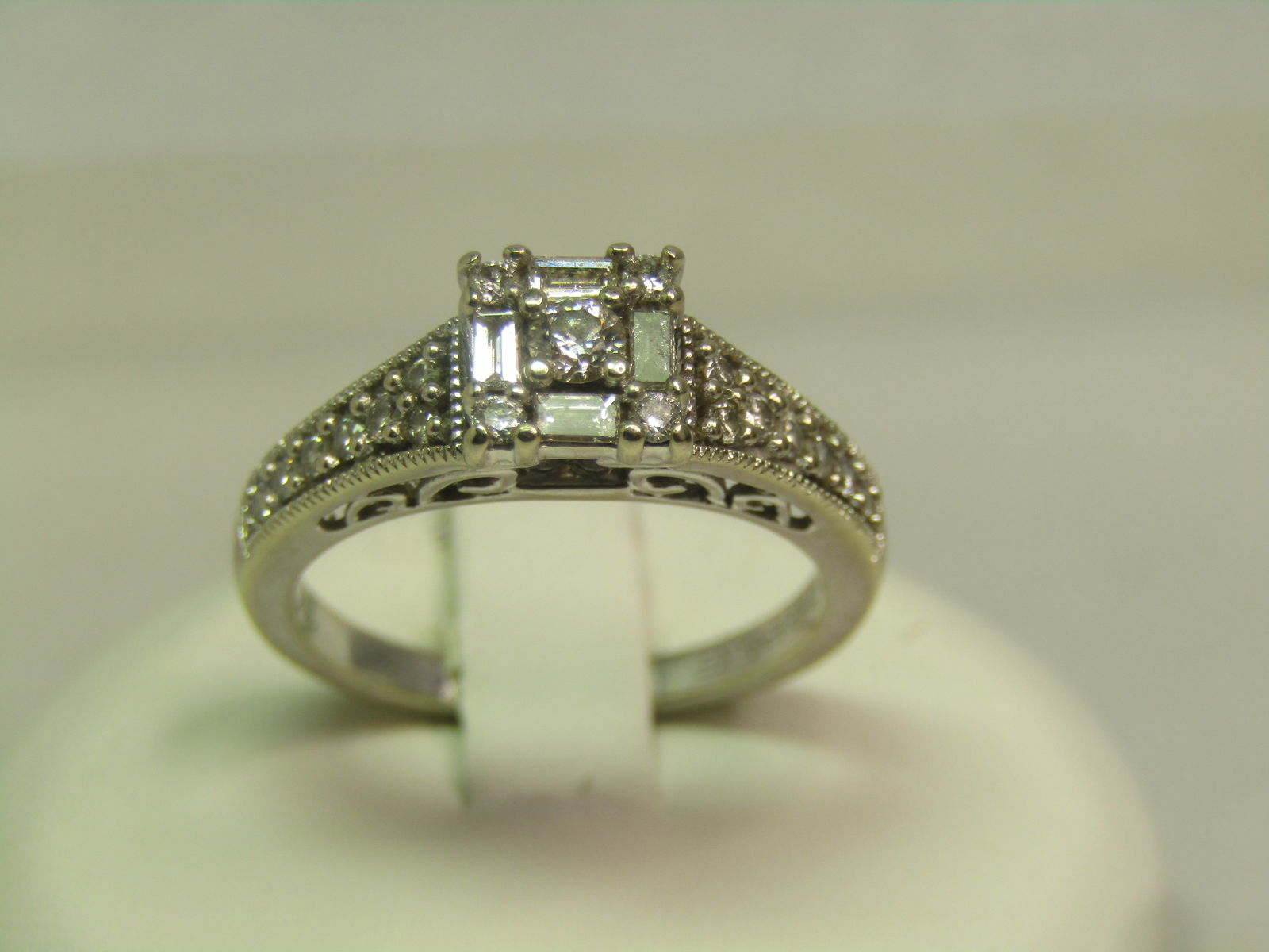 Vintage 14kt Diamond Engagement Ring, White Gold, Sz. 7. 1960's (1 of 8)