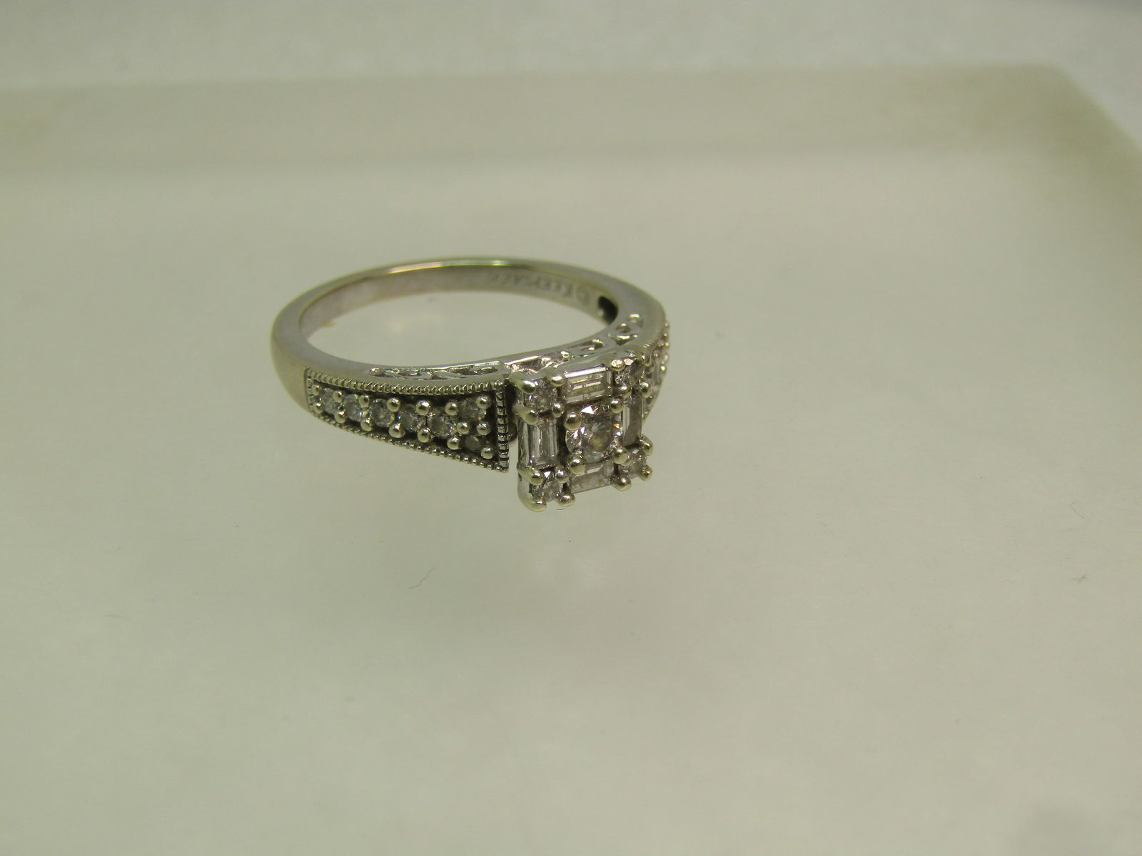 Vintage 14kt Diamond Engagement Ring, White Gold, Sz. 7. 1960's - 4