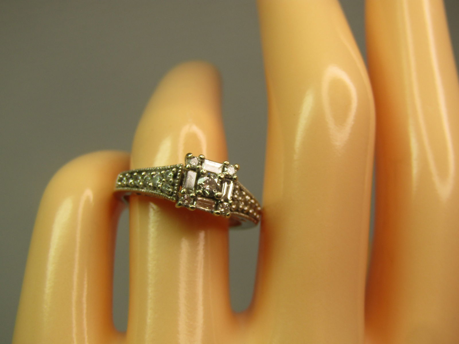 Vintage 14kt Diamond Engagement Ring, White Gold, Sz. 7. 1960's - 8