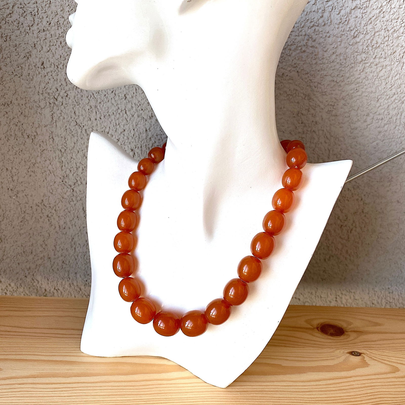 Exquisite Vintage Amber Necklace made from Olive shaped Amber beads - 2