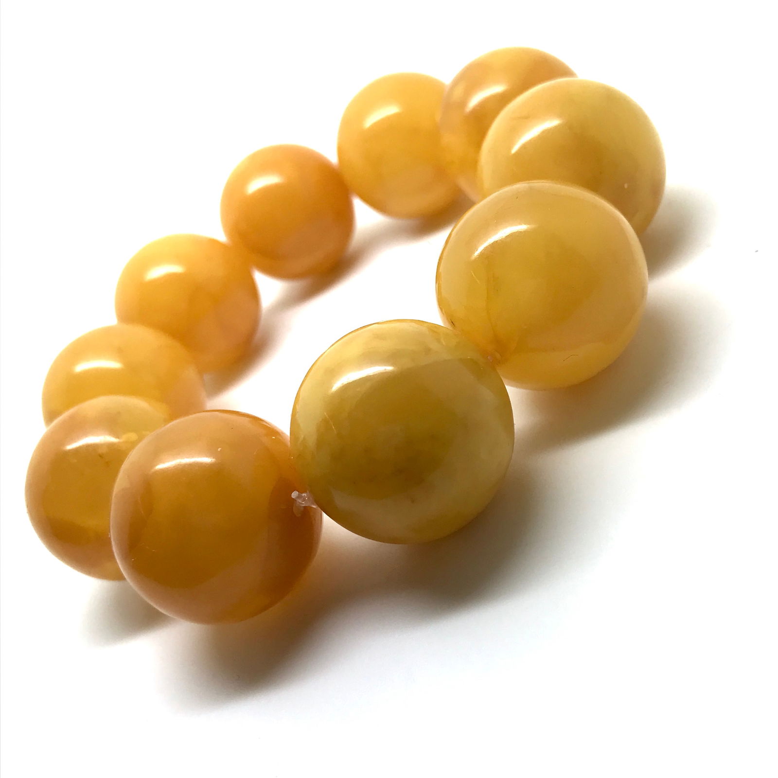 Fascinating Vintage Amber Bracelet made from Round Amber beads - 2