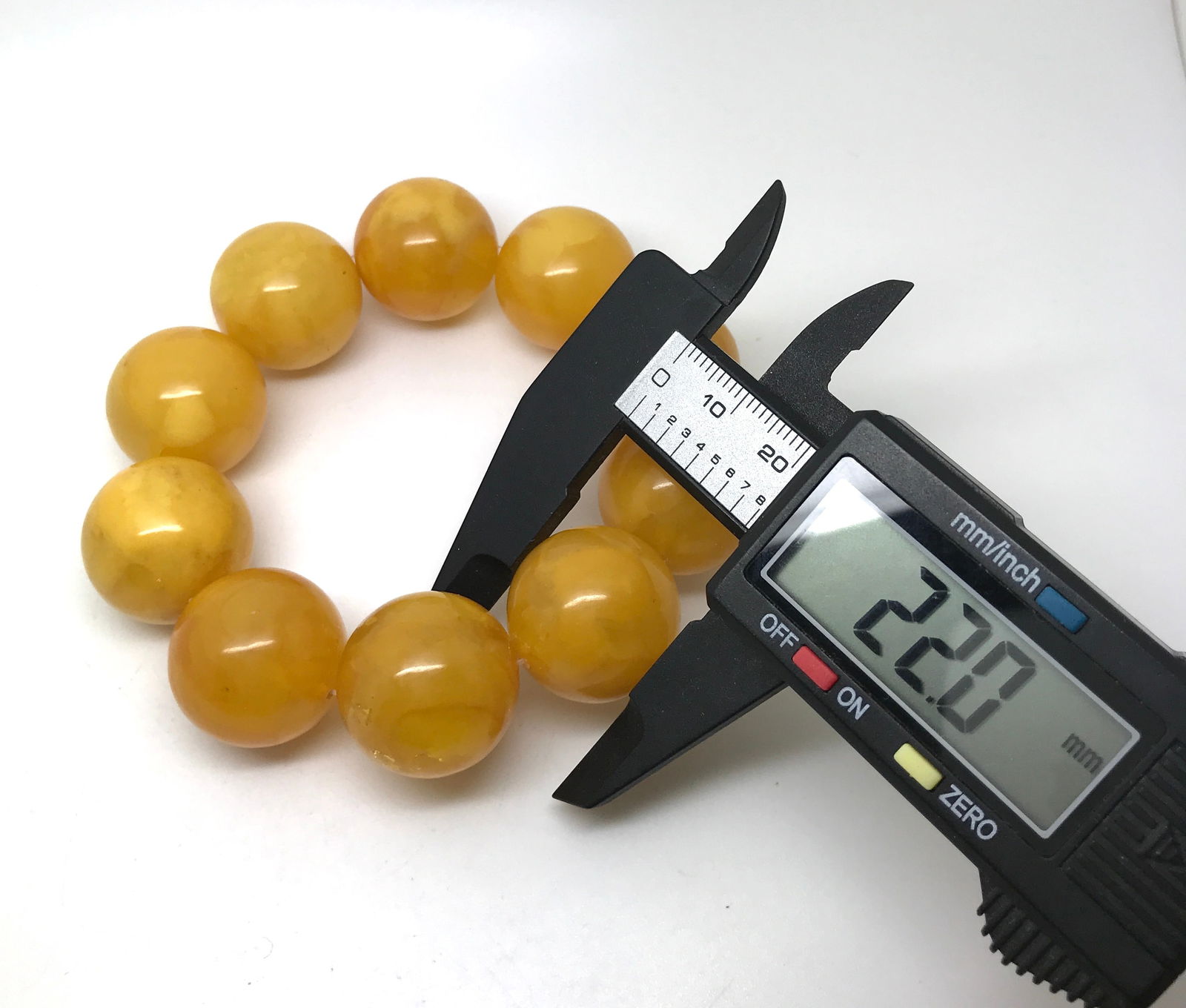 Fascinating Vintage Amber Bracelet made from Round Amber beads - 6