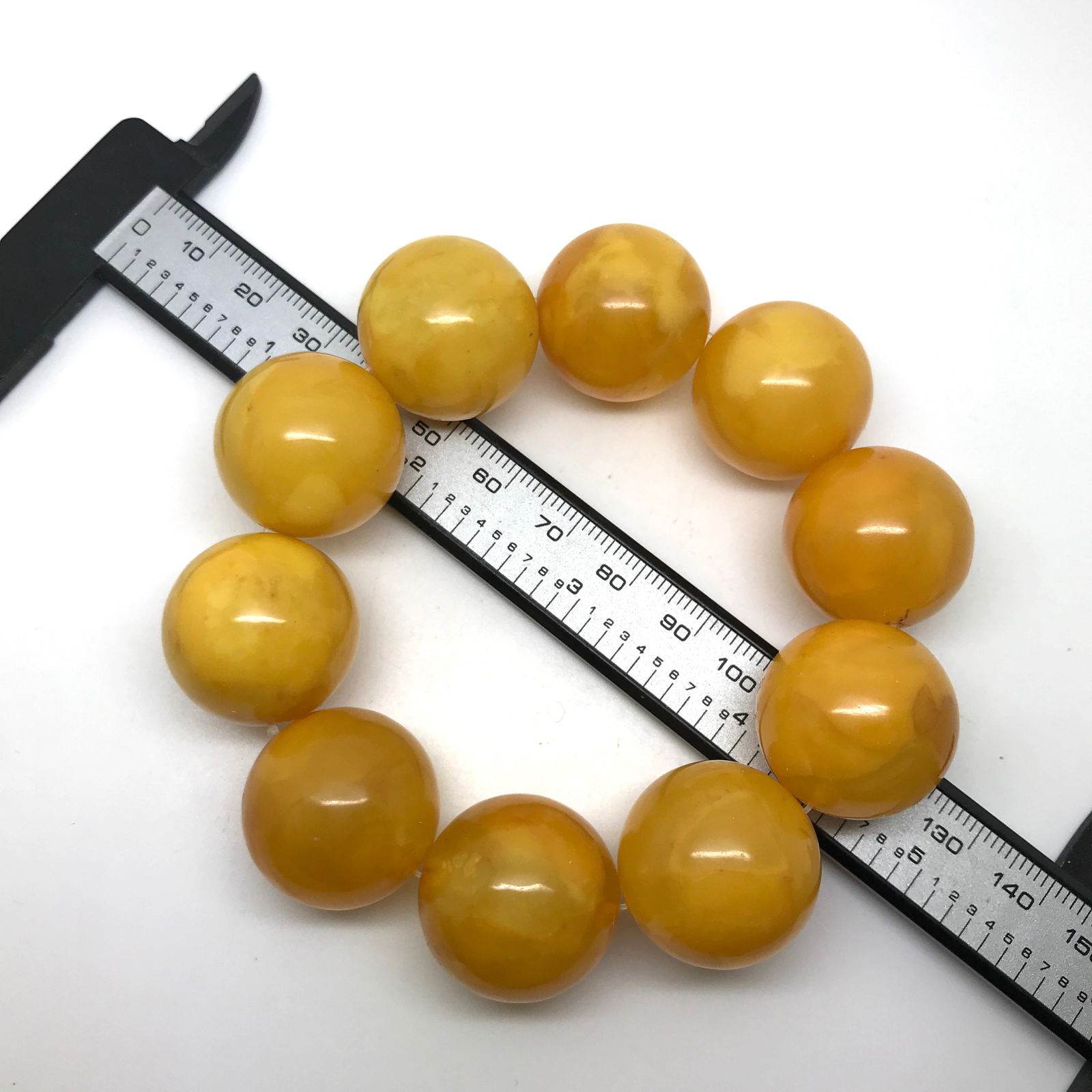 Fascinating Vintage Amber Bracelet made from Round Amber beads - 7