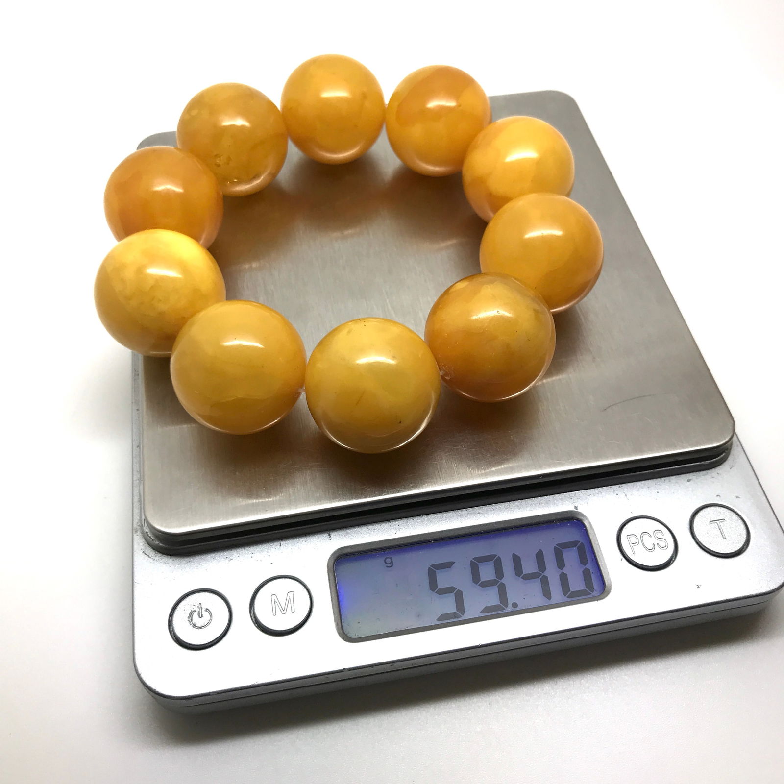 Fascinating Vintage Amber Bracelet made from Round Amber beads - 8