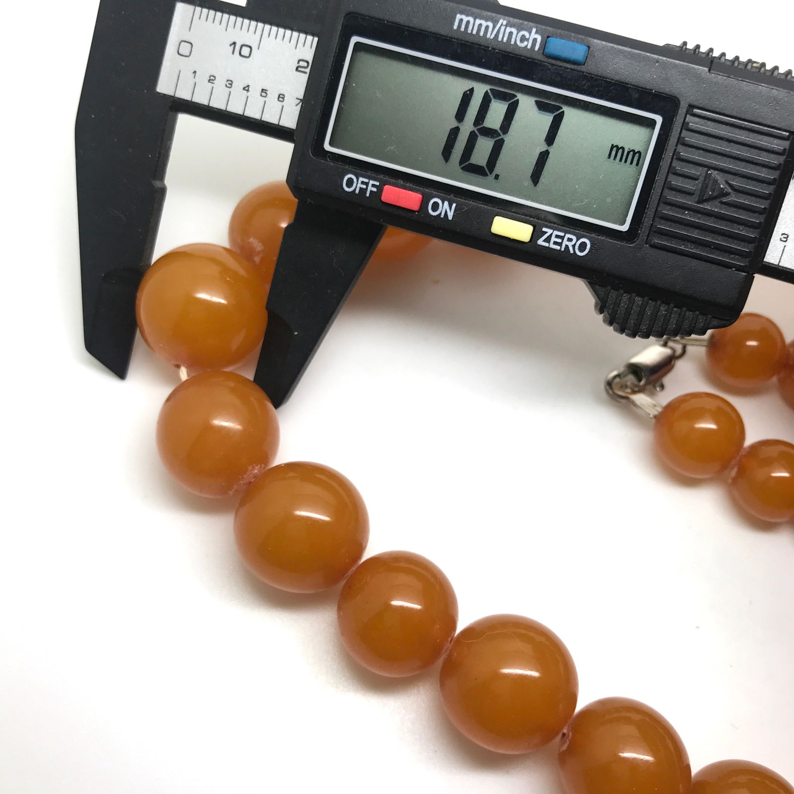Impressive Vintage Amber Necklace made from Round Amber beads - 9