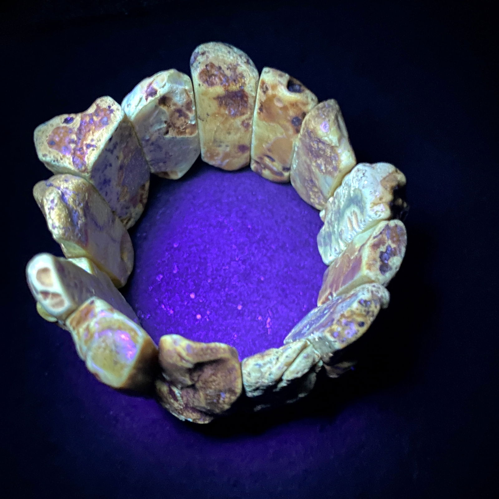 Grand Vintage Amber Bracelet made from Rectangle shaped Amber beads - 14