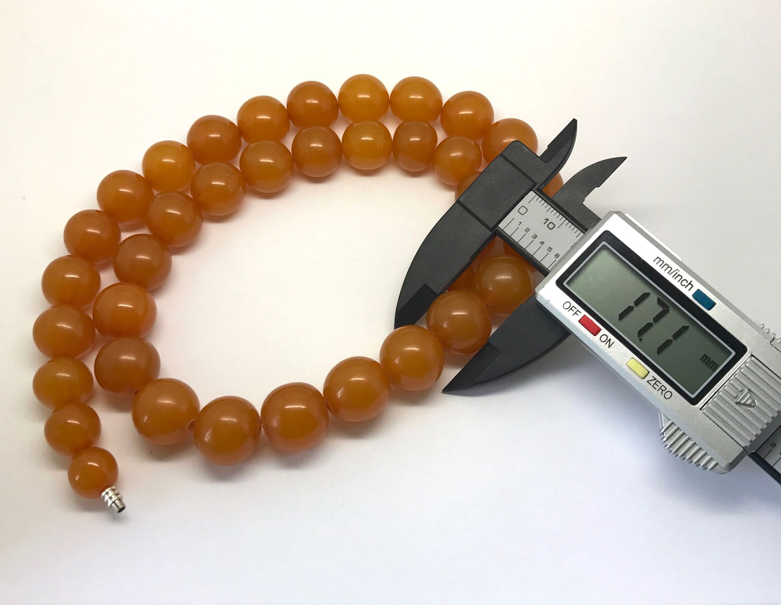 Magnificent Vintage Amber Necklace made from Round Amber beads - 6