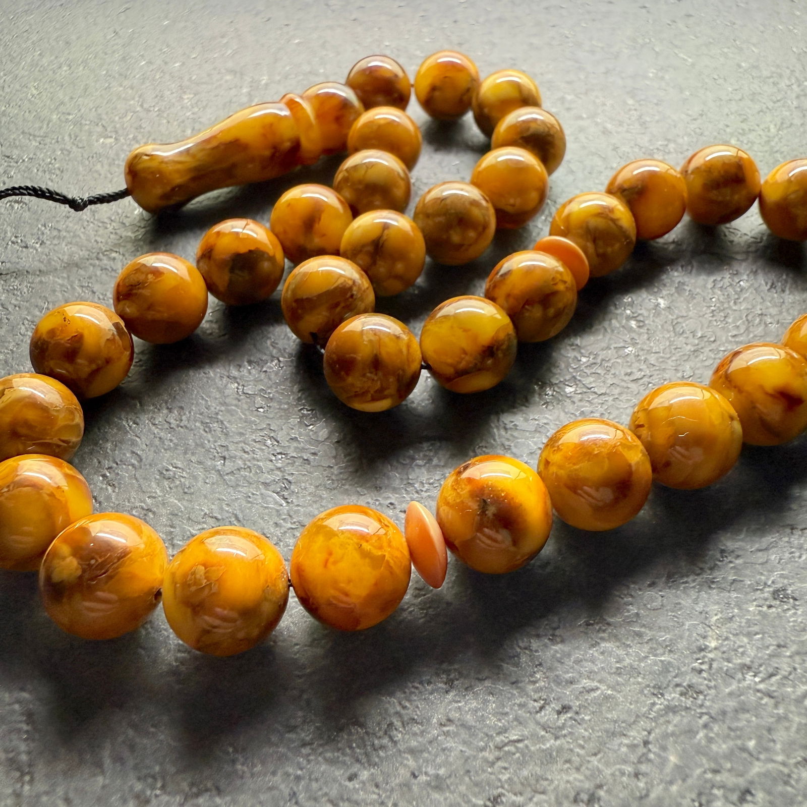 Phenomenal Vintage Amber Tesbih made from Round Amber beads - 2