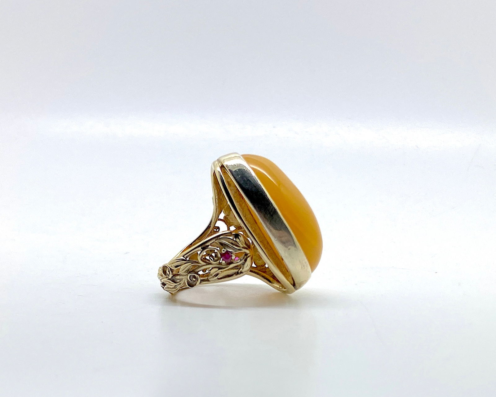Unique and Beautiful Amber Ring with Garnets - 7