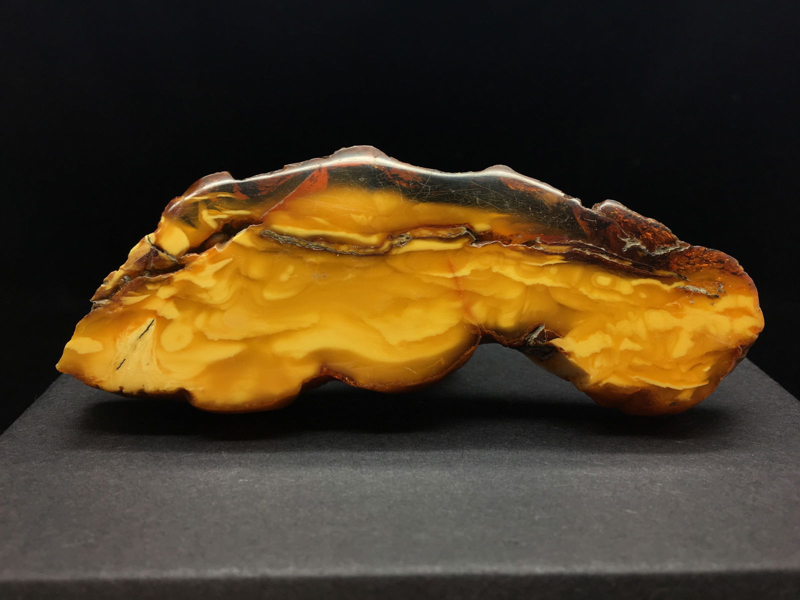 Beautiful Vintage Amber Brooch - 2