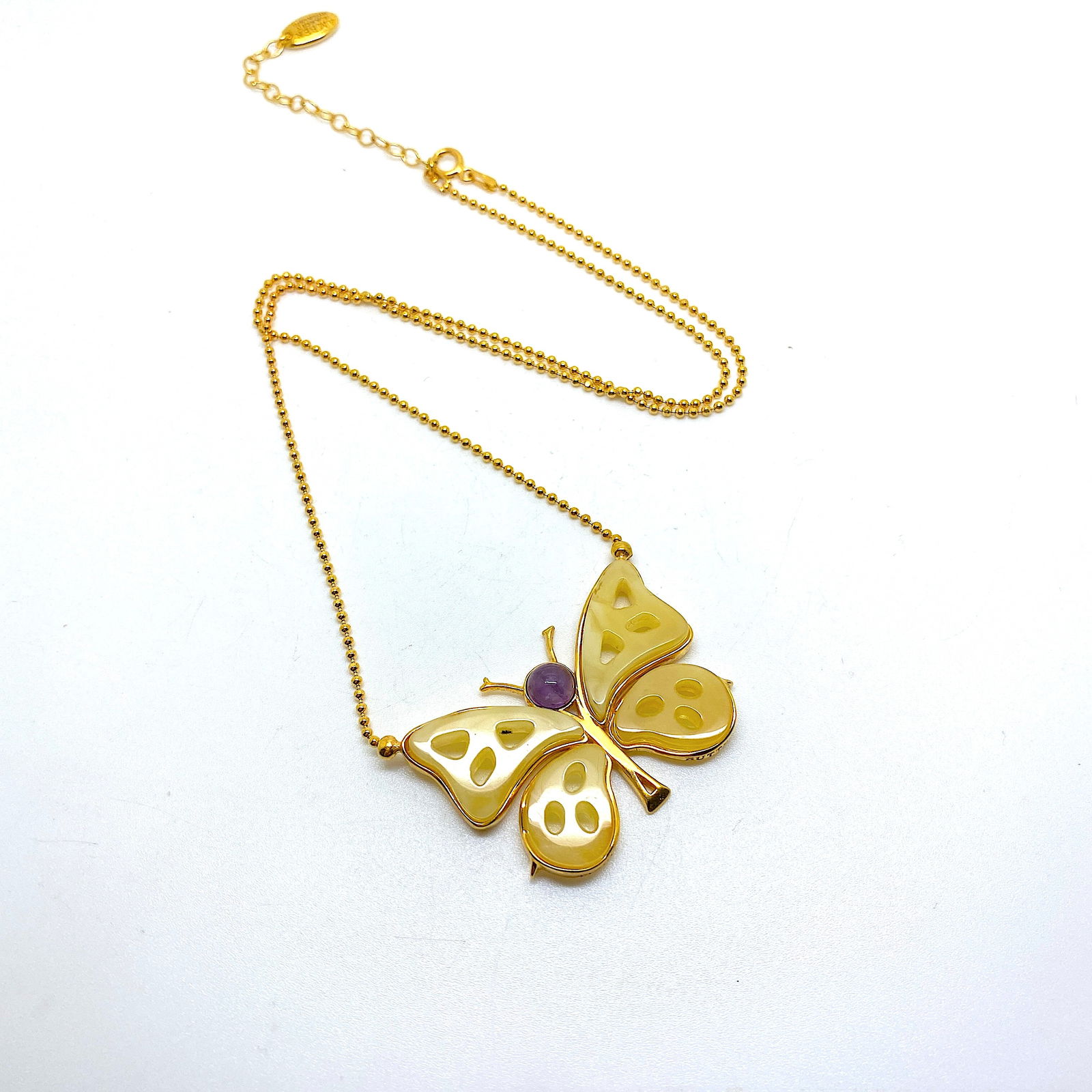 Extraordinary Amber Pendant with chain, shaped like a butterfly - 6