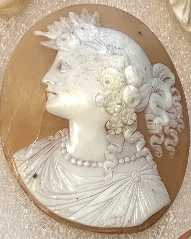 Huge Lot of Antique and Vintage Unmounted Shell Cameos – Please Refer to Photos - 12