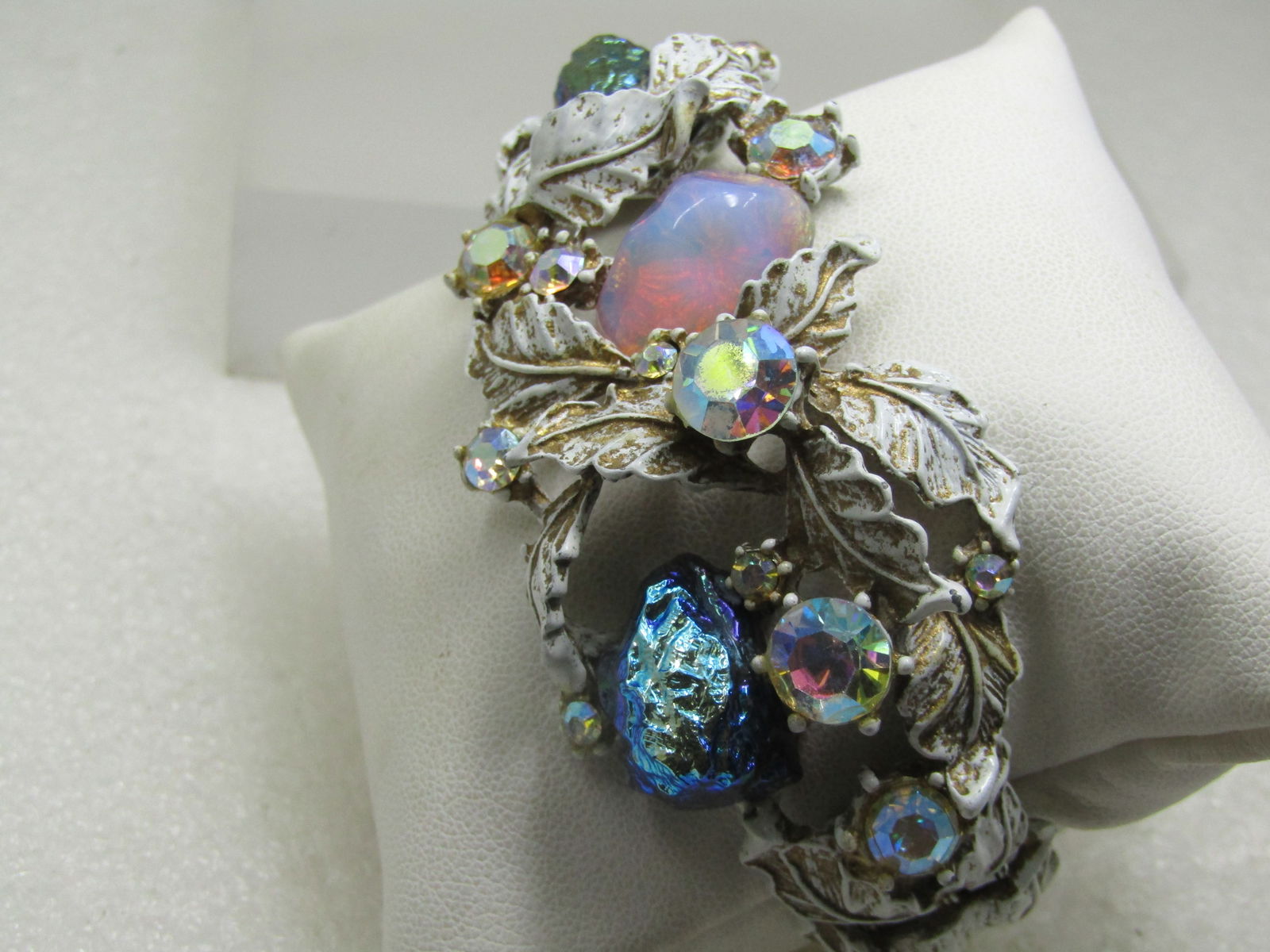 Vintage HAR Leaf Clamper Bracelet,White/Gold Enamel Washed with Lava Rocks, 6.5" - 3