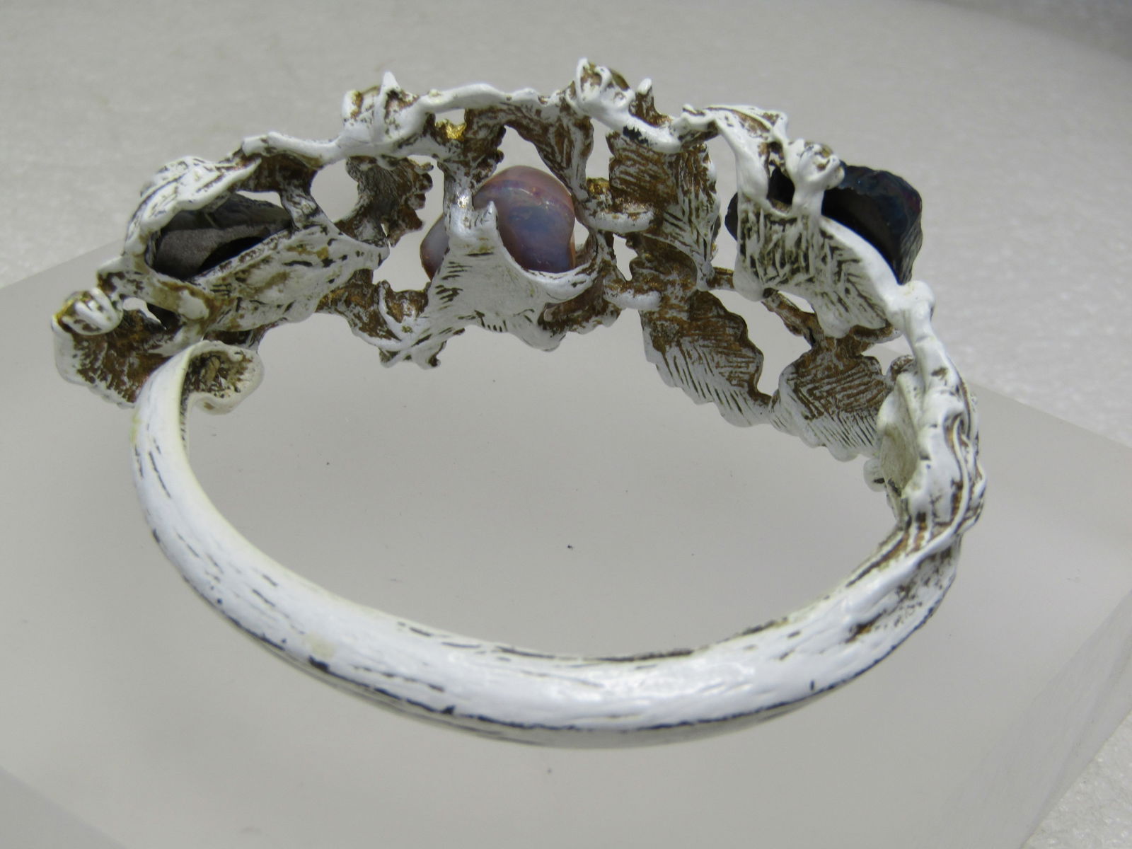 Vintage HAR Leaf Clamper Bracelet,White/Gold Enamel Washed with Lava Rocks, 6.5" - 6
