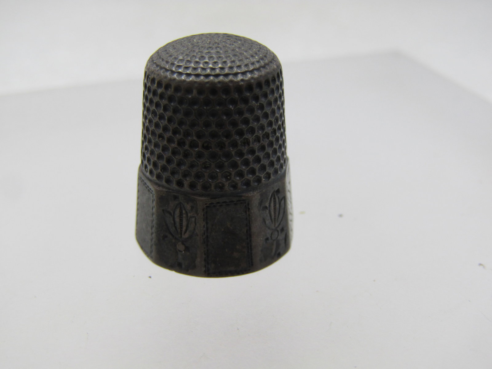 Vintage Sterling Thimble,m SZ 9, Engraved - 2