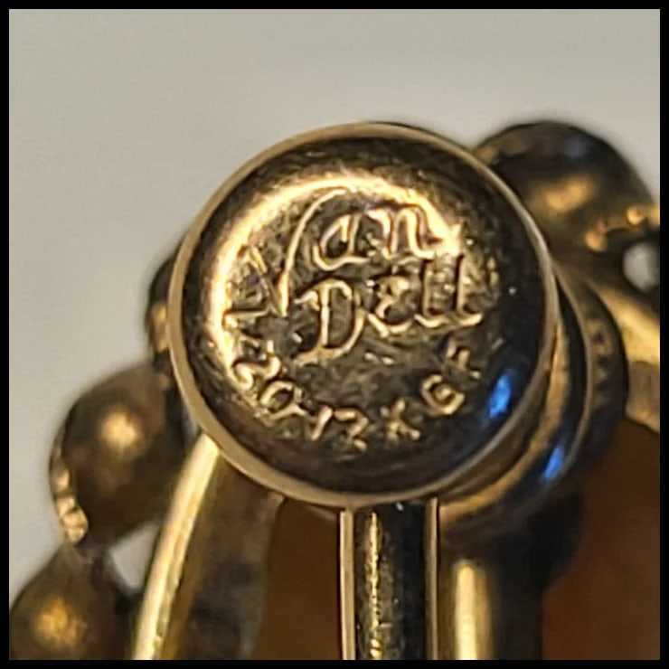 Vintage Van Dell Filigree Screw Back Cameo Earrings - 8