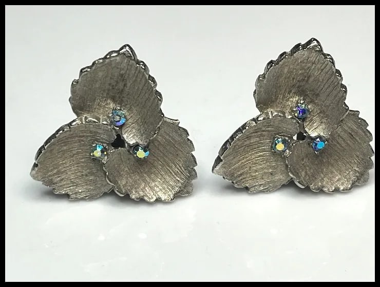 Vintage Ornate Chain Flower Necklace and Earring Set - 6