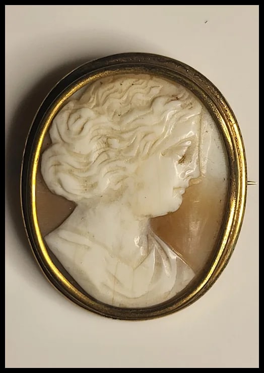 Antique Hand-Carved Oversized Shell Cameo Pin/Brooch - 2