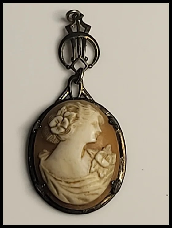 Vintage Sterling Silver Hand-Carved Shell Cameo Pendant - 2