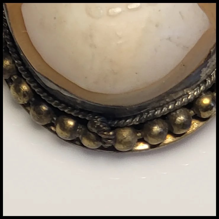 Vintage Cameo Pin/Brooch - 5