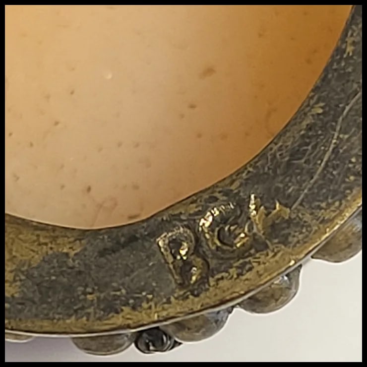 Vintage Cameo Pin/Brooch - 7