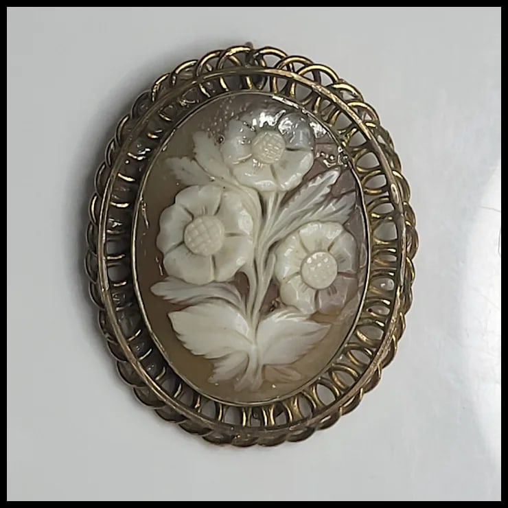 Vintage Gold Filled Flower Cameo Pendant - 2