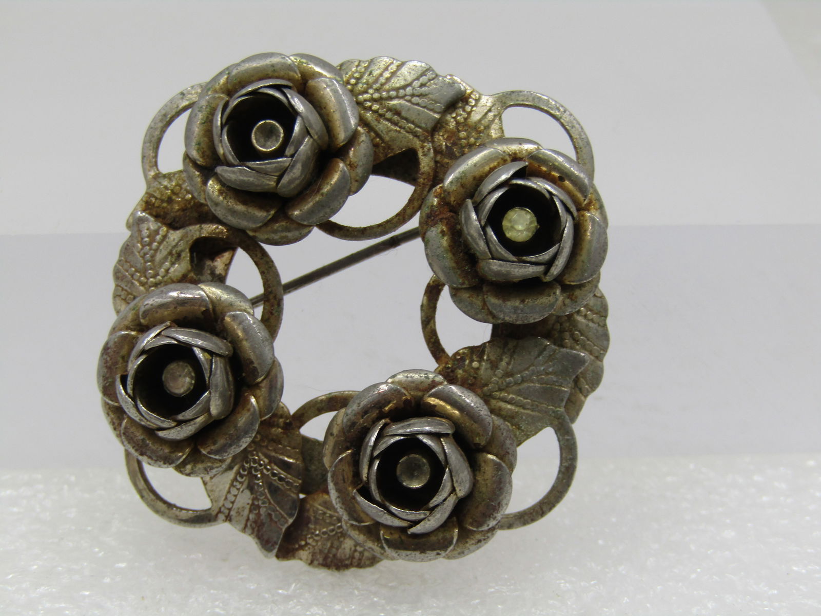 Vintage Four Rose Blossom Circle Brooch with Leaves, 1930's-1940's - 3
