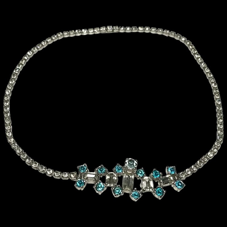 Vintage Rhinestone Statement Necklace: Title: Vintage Rhinestone Statement Necklace Description: Vintage Rhinestone Statement Necklace15 inches Date/Period: Vintage Materials: Reserve: $40.00 Shipping: Domestic: Flat-rate of $6.00 to anywh