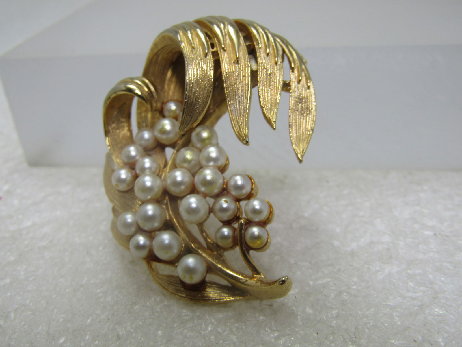 Vintage Faux Pearl Brooch, Signed Lisner, 1950's-1960's - 3