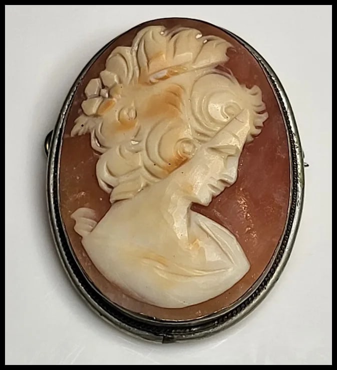 Vintage Silver Hand-Carved Shell Cameo Pendant/Brooch - 2