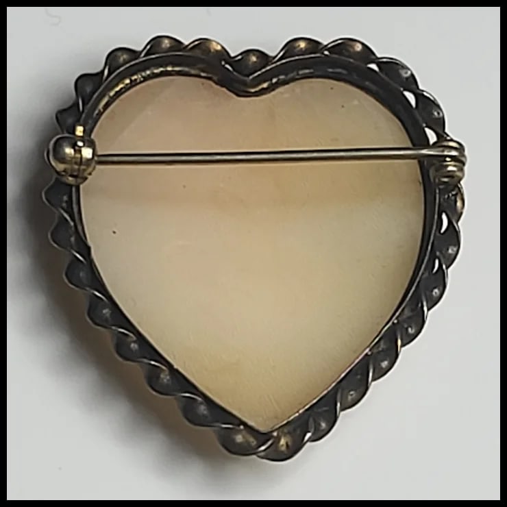 Vintage Heart-Shaped Cameo Brooch/Pin - 3