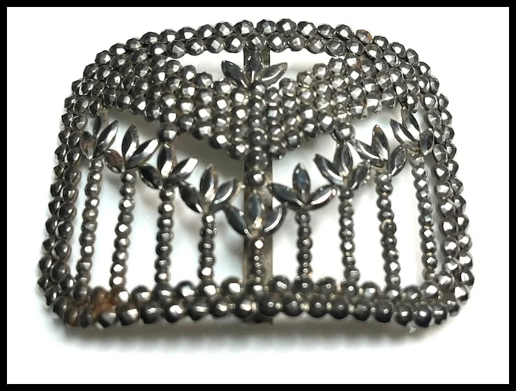 Vintage Lot of Beaded, Rhinestone, and Metal Clips - 4