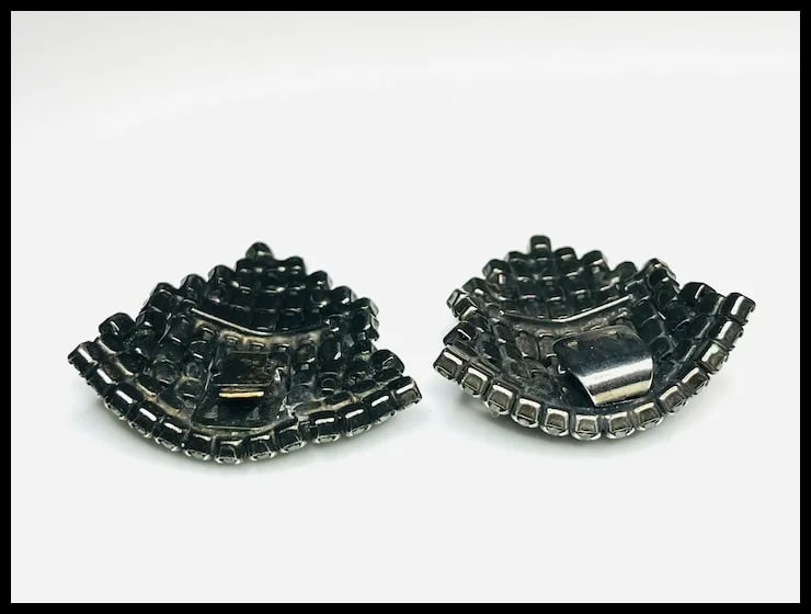 Vintage Lot of Beaded, Rhinestone, and Metal Clips - 7