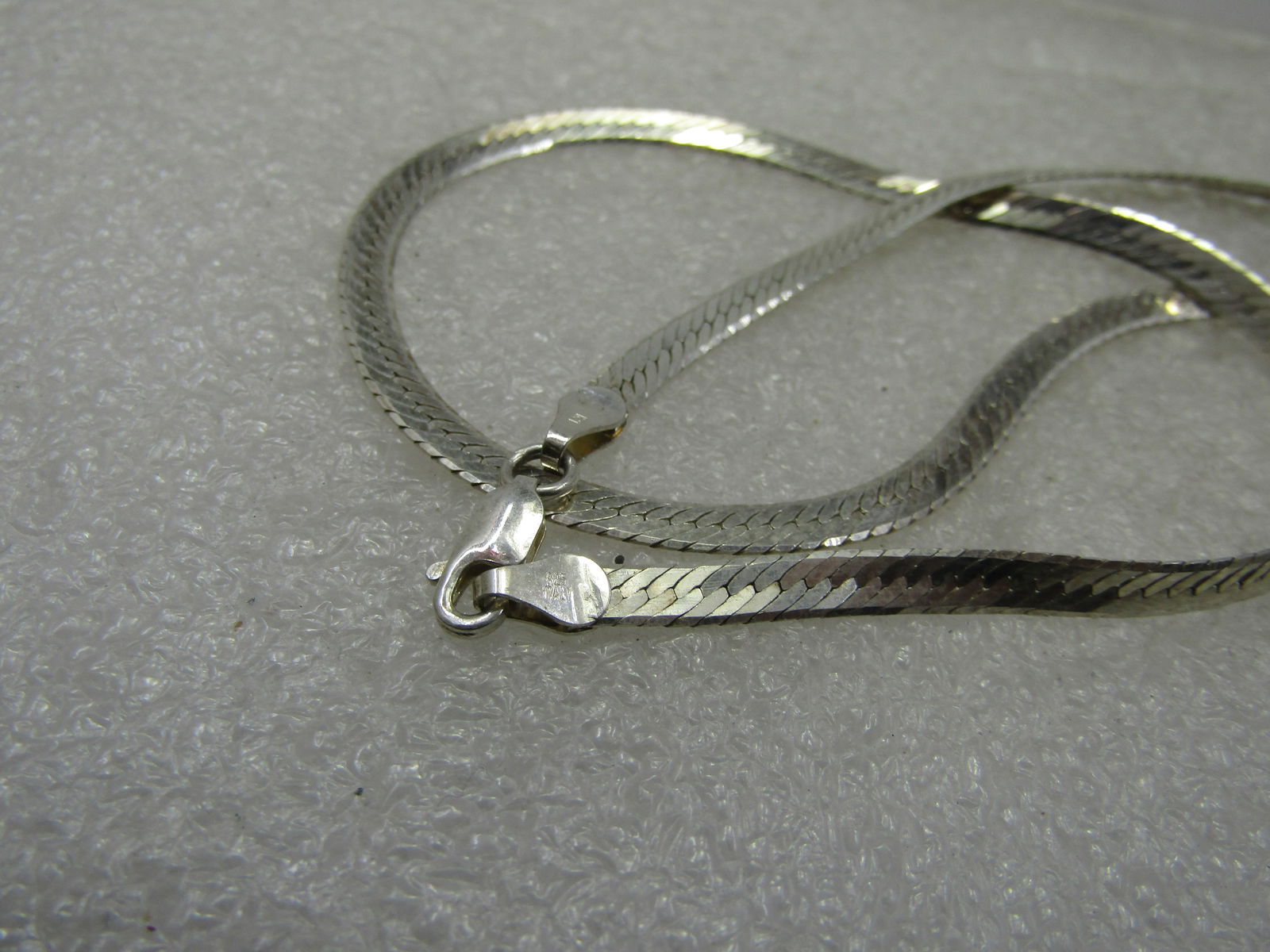 Vintage Sterling Silver Herringbone Necklace, 24", Unisex, Signed HCT, 3.5mm - 7