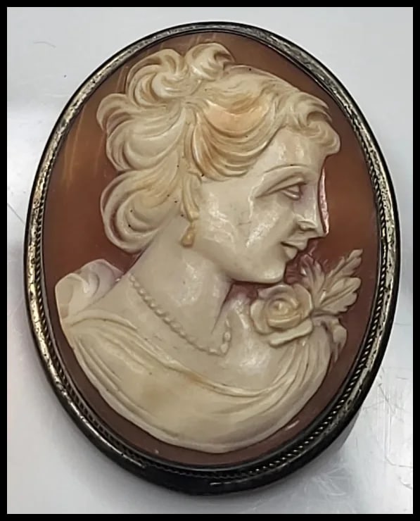 Vintage Silver Hand-Carved Shell Cameo Pendant/Brooch - 2