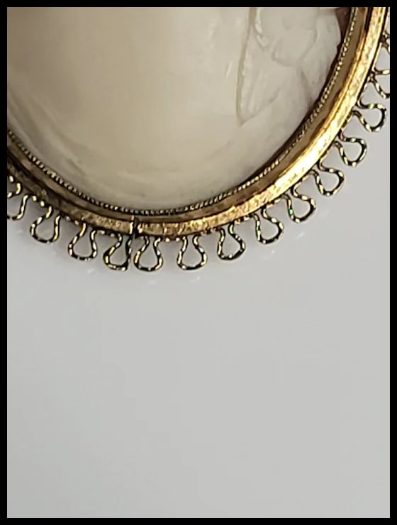 Vintage Gold 12k Handcarved Shell Cameo Pendant/Brooch Lace Detail - 4