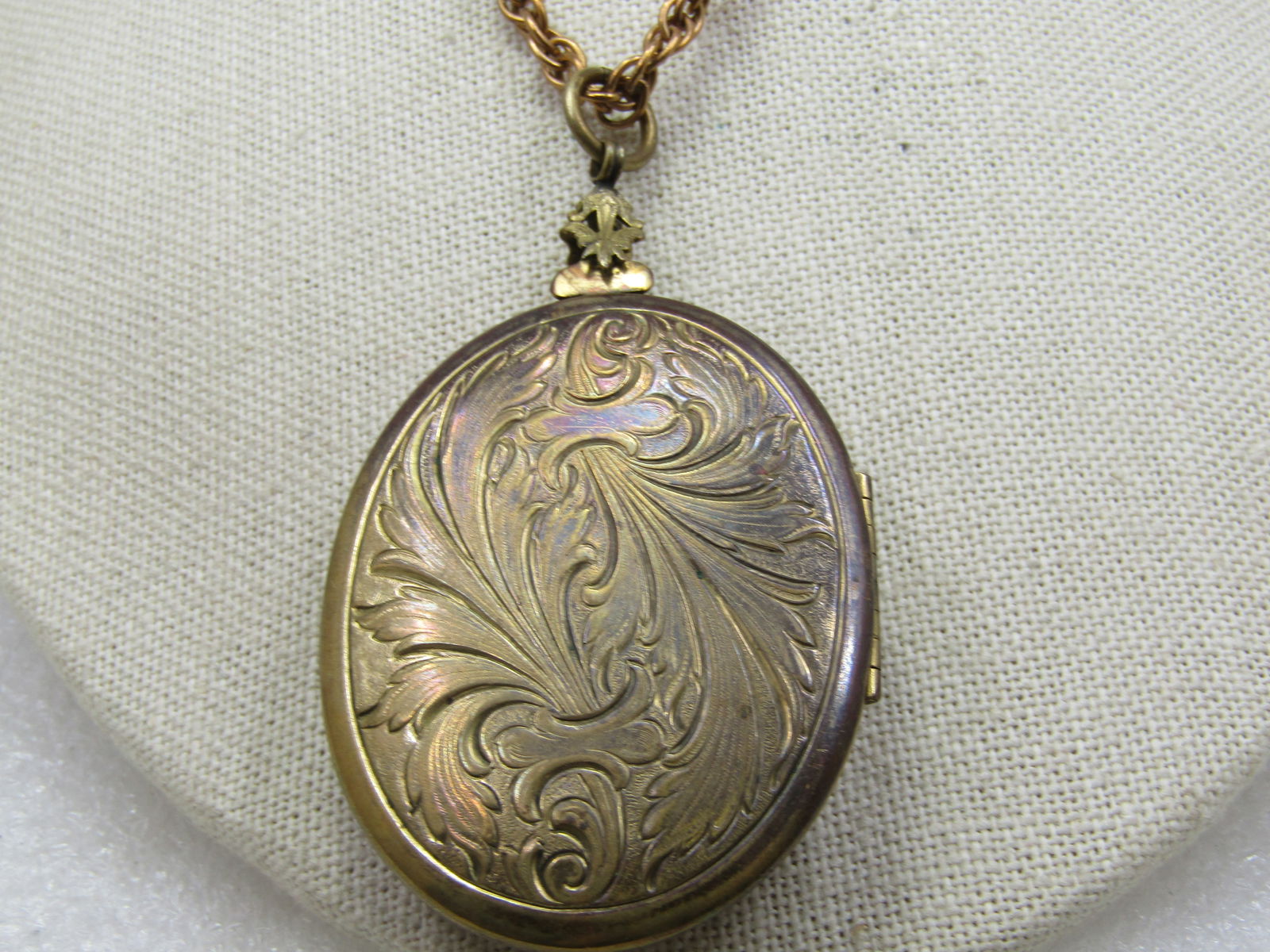 Vintage Repouse Floral Locket, Blue stones, 20" Chain, Sterling Clasp - 3